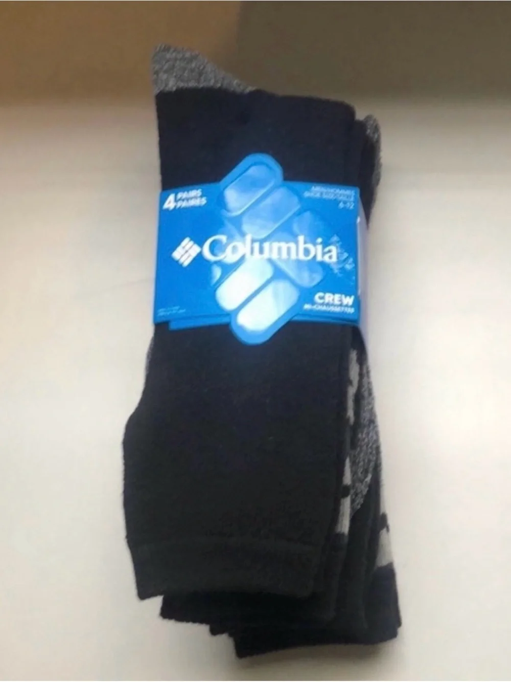 New Columbia Socks Men’s 4 Pair Black & Gray Casual Outdoor Activewear Crew Sock